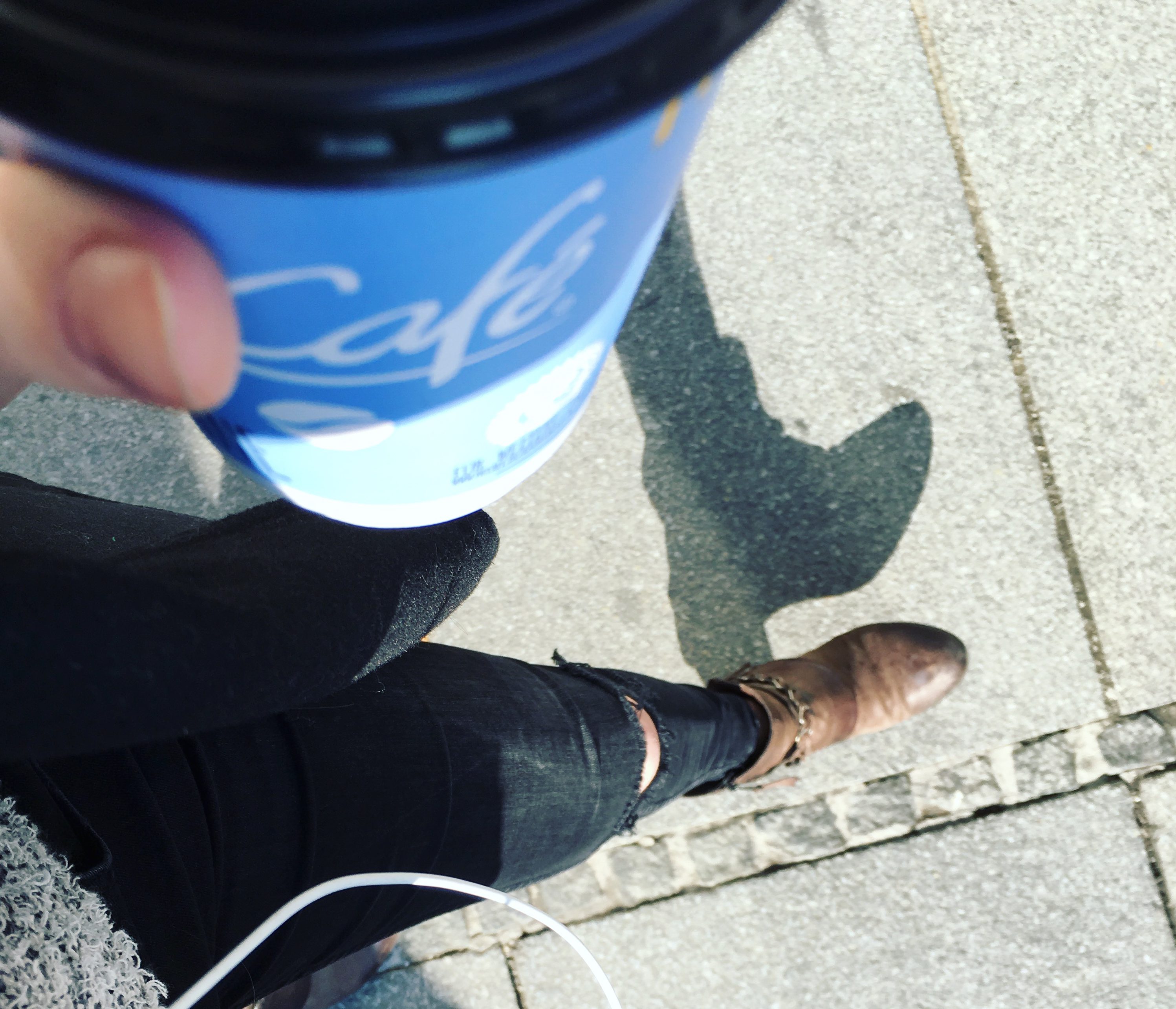 Kaffee und Schreibpause am Stachus in München